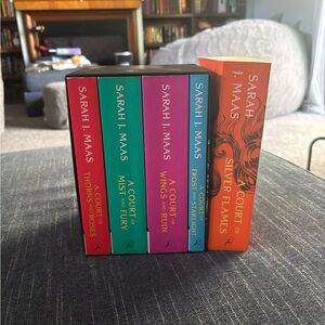 Sarah J. Maas - ACOTAR Box Set + A Court of Silver Flames